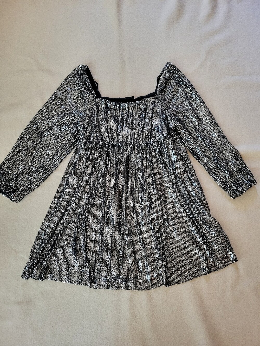Torrid Long-sleeved Dress Women's Size 2 Silver Sequin Short Babydoll Dress
